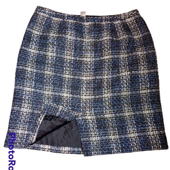 LOFT Side-Zip Tweed Aqua, Black, and White Plaid Skirt, Size 8 - Picture 2 of 9